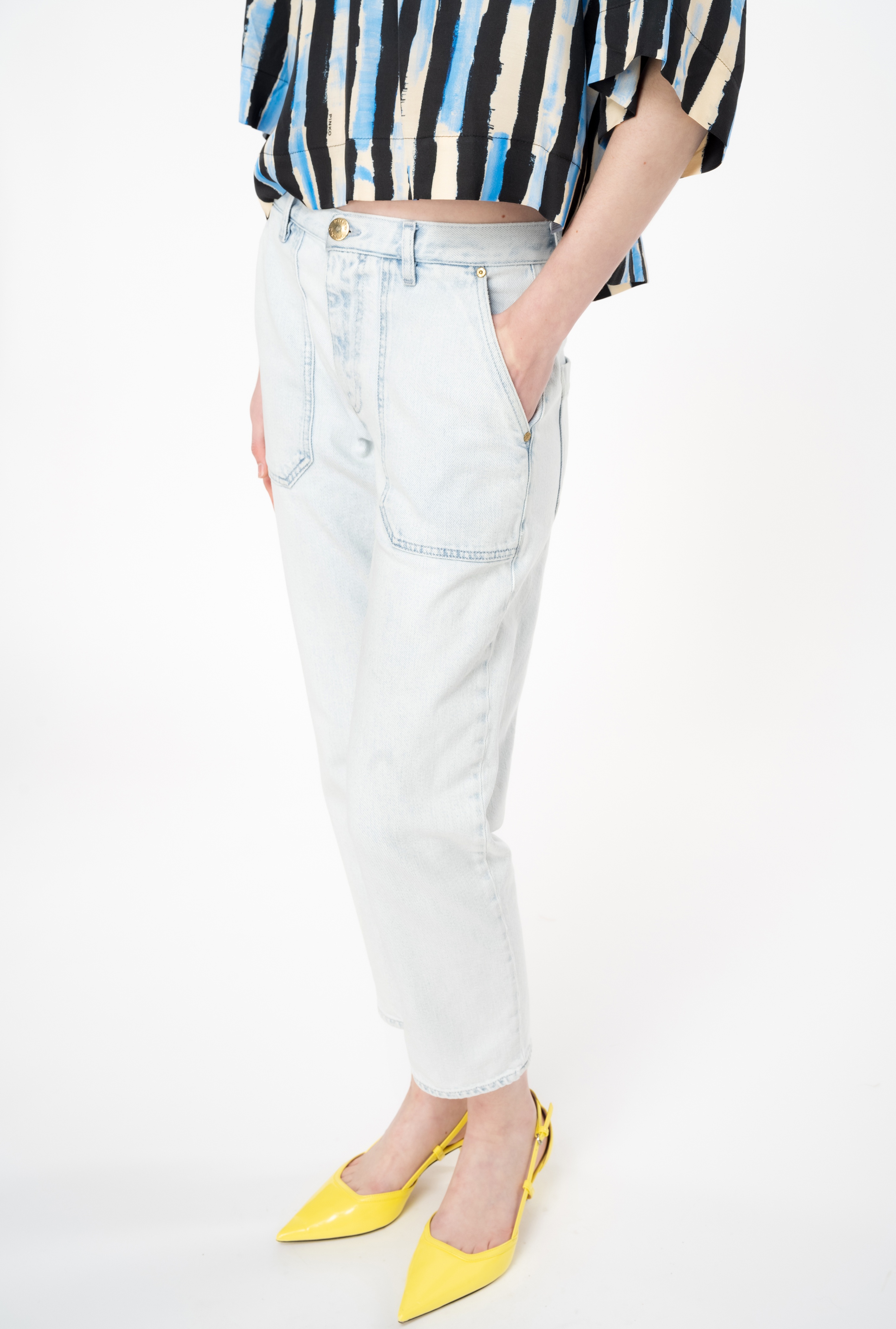 LIGHT-COLOURED CHINO-STYLE JEANS - 3