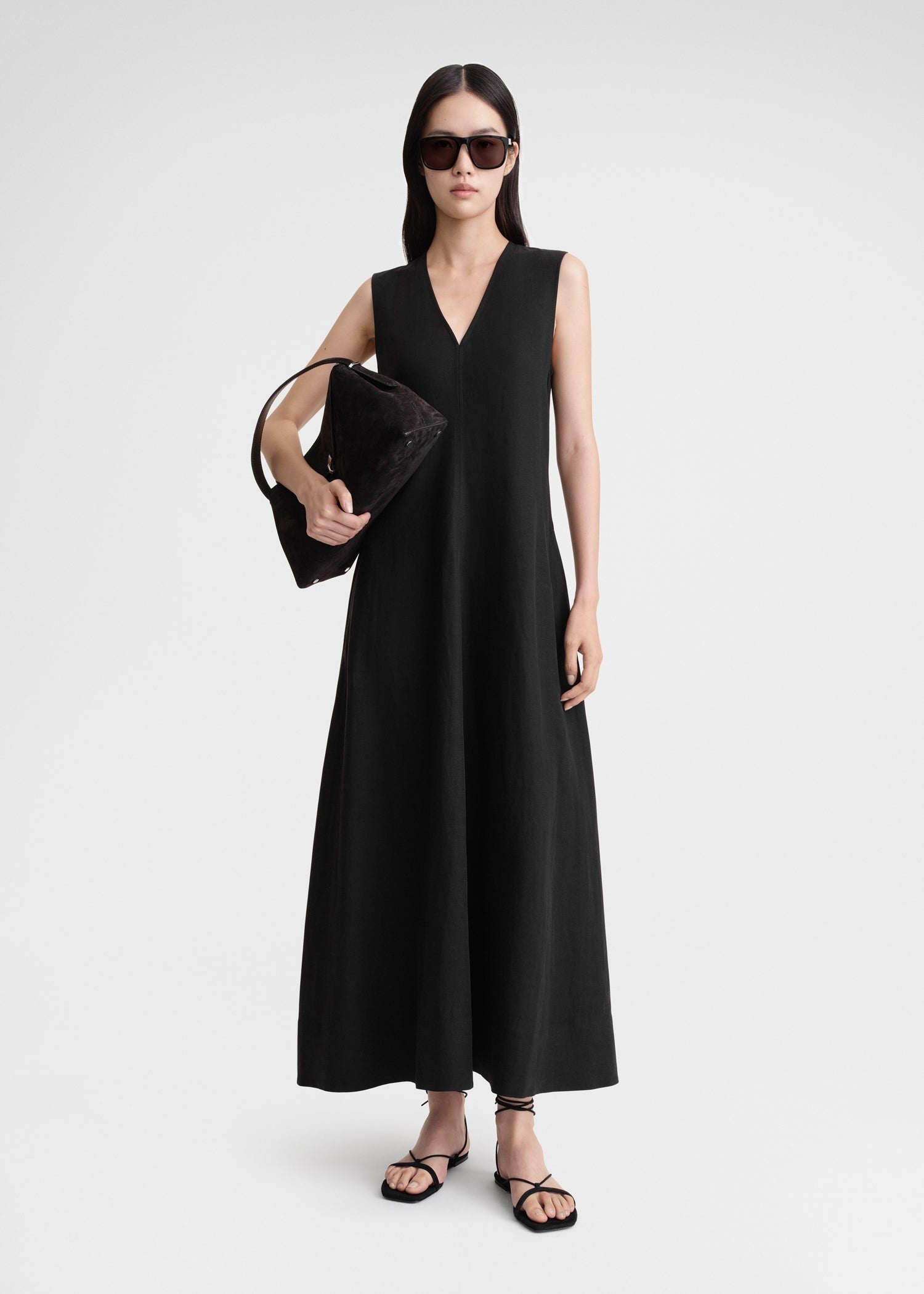 Fluid V-neck dress black - 2