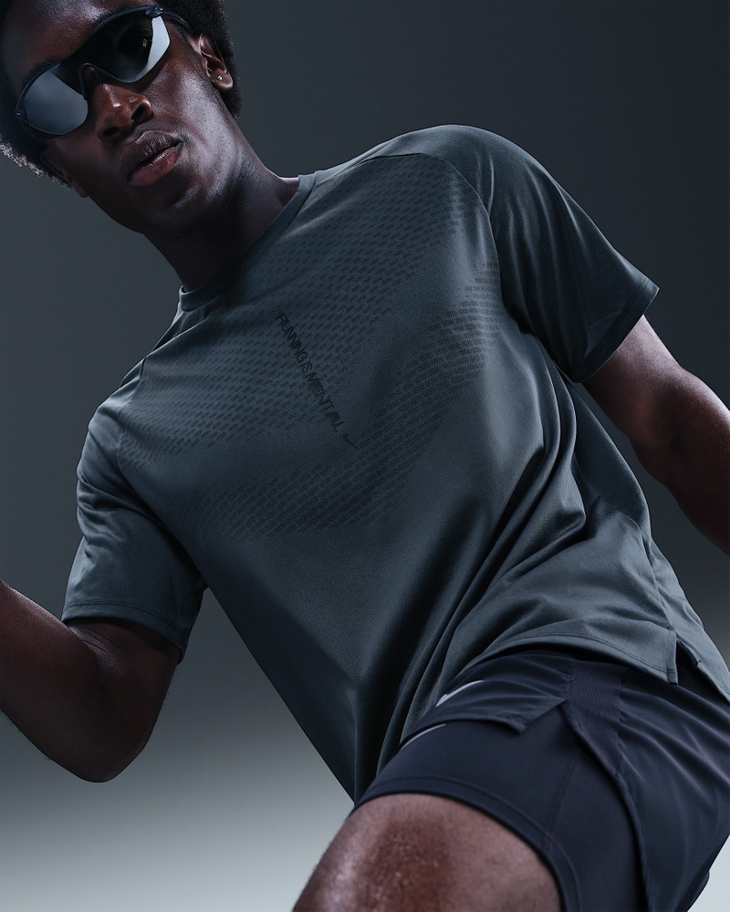 Nike Stride Men's Dri-FIT ADV Short-Sleeve Running Top with Reflective Accents 3