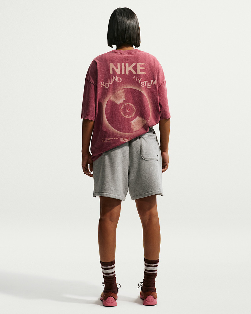 Nike Sportswear Classic Women's Oversized T-Shirt 5