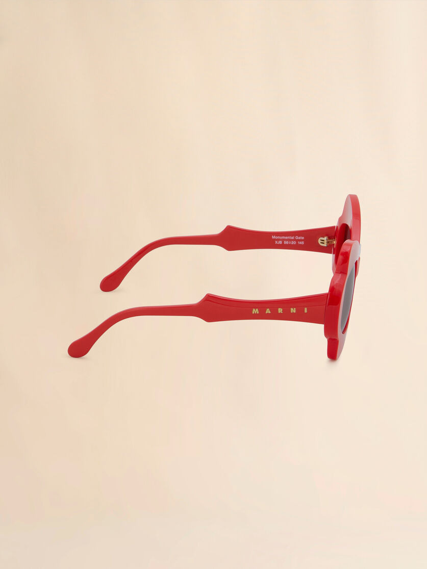 RED MONUMENTAL GATE SUNGLASSES - 3