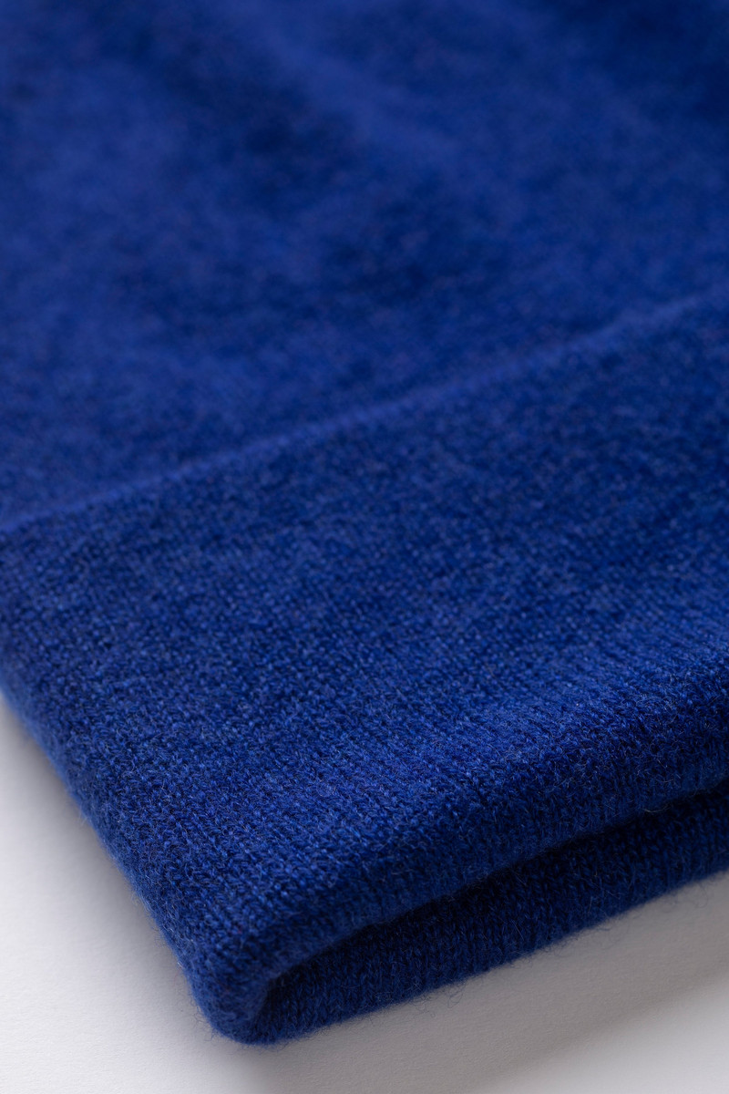 Johnstons of Elgin Braemar Blue Cashmere Beanie outlook