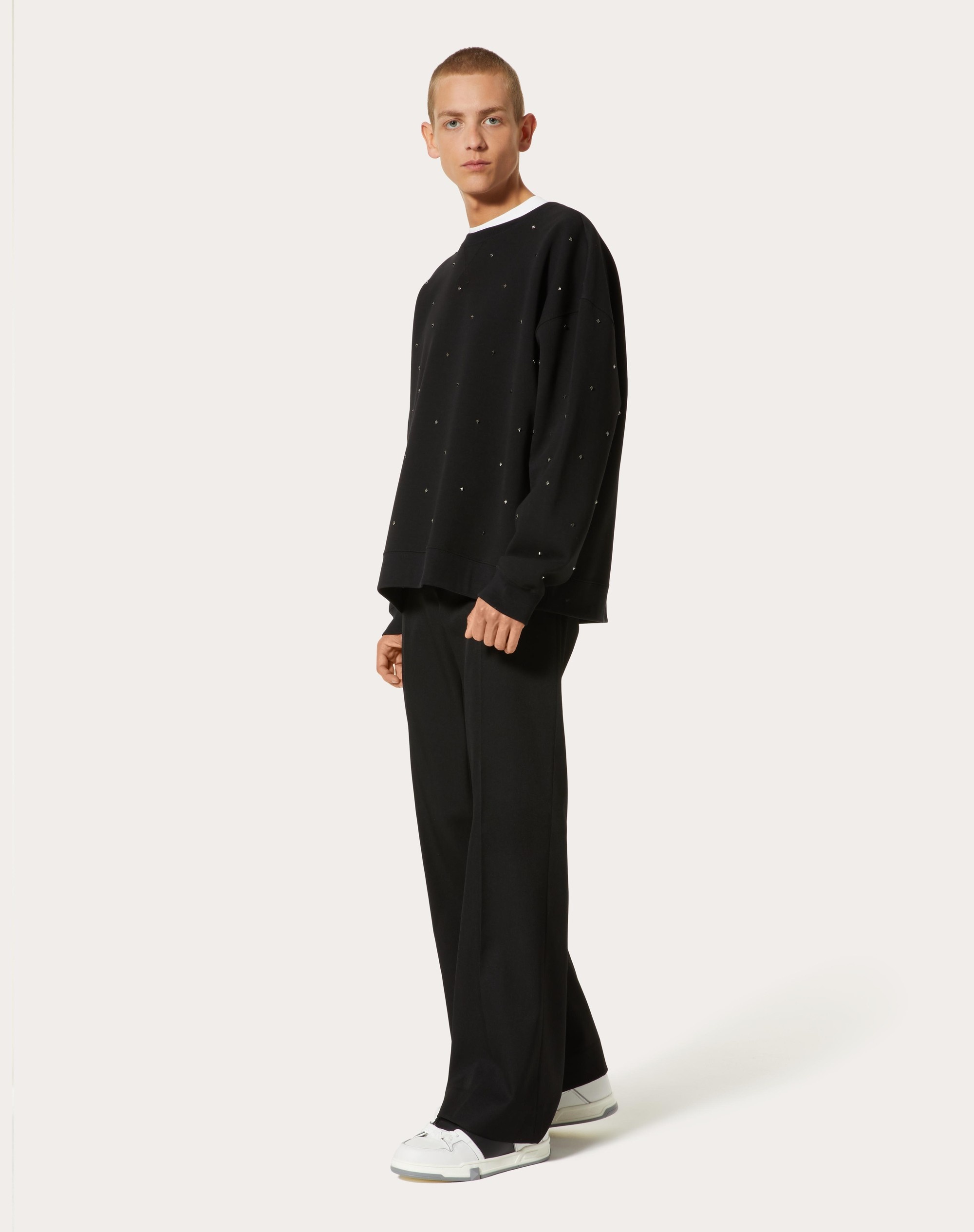 ALL OVER ROCKSTUD SPIKE COTTON CREWNECK SWEATSHIRT - 2