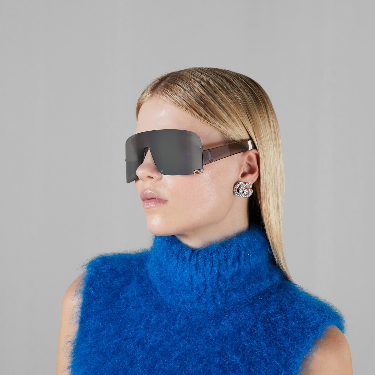 GUCCI Mask-shaped frame sunglasses | REVERSIBLE