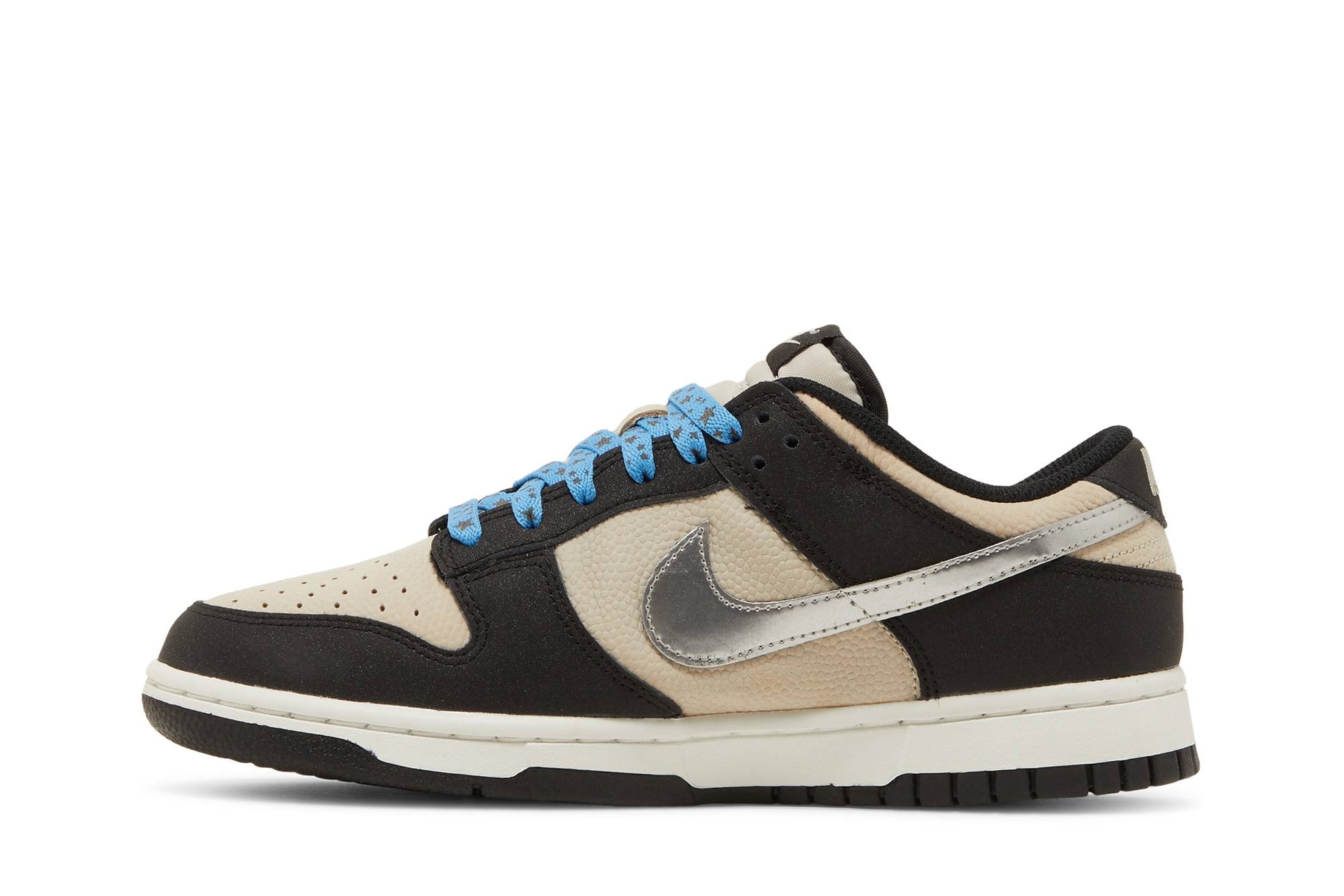 Wmns Dunk Low 'Starry Laces' - 3