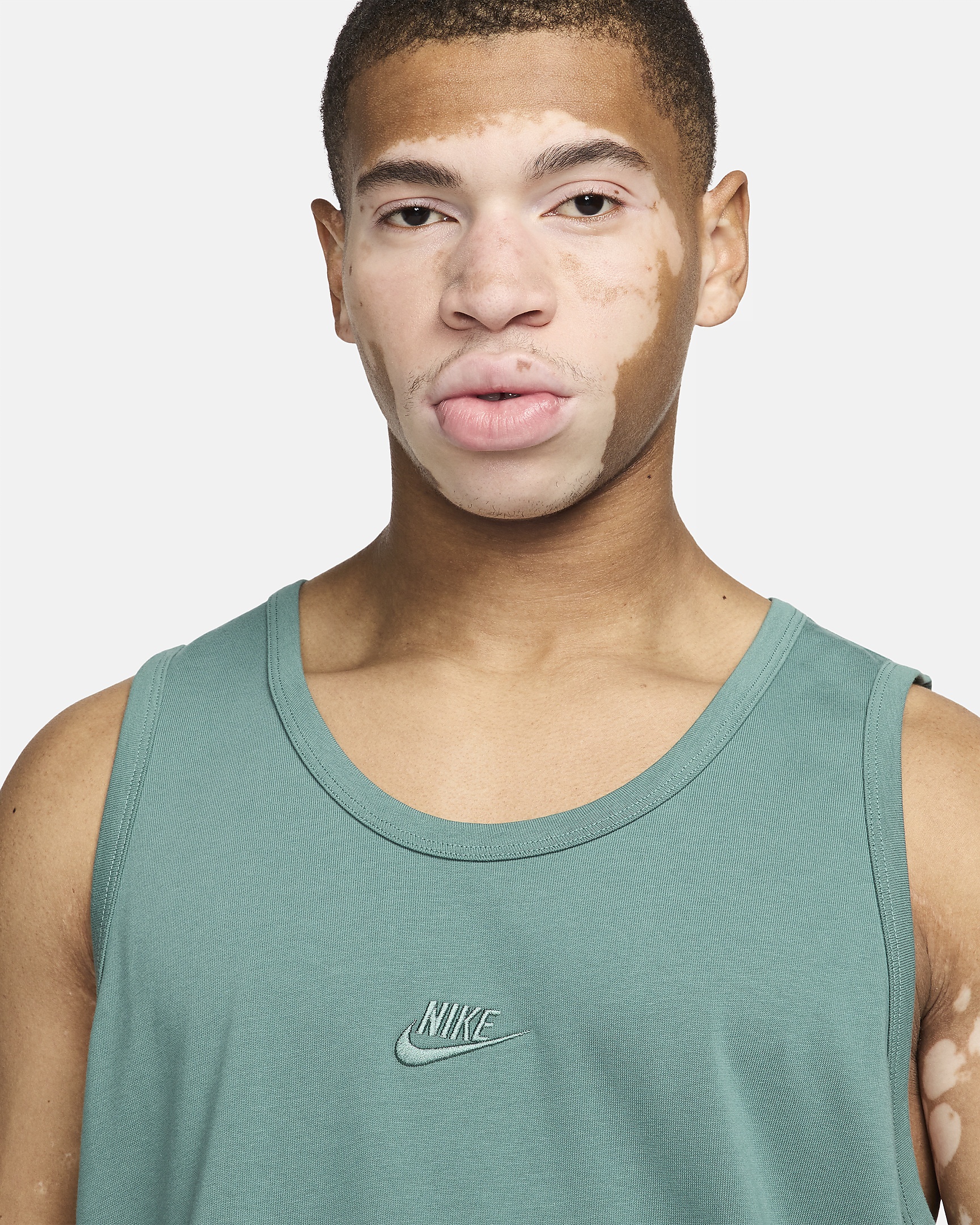 Nike Sportswear Premium Essentials Men's Tank - 3