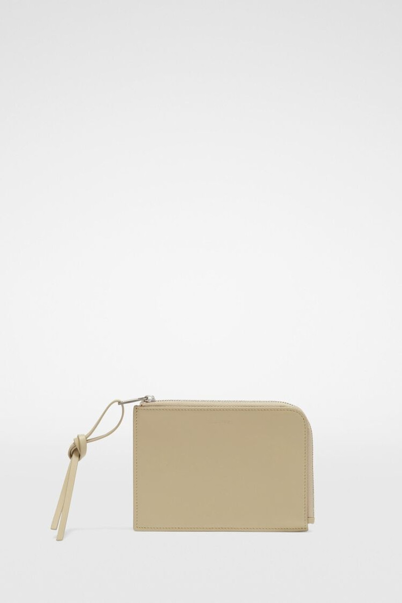 Card Holder Medium 1