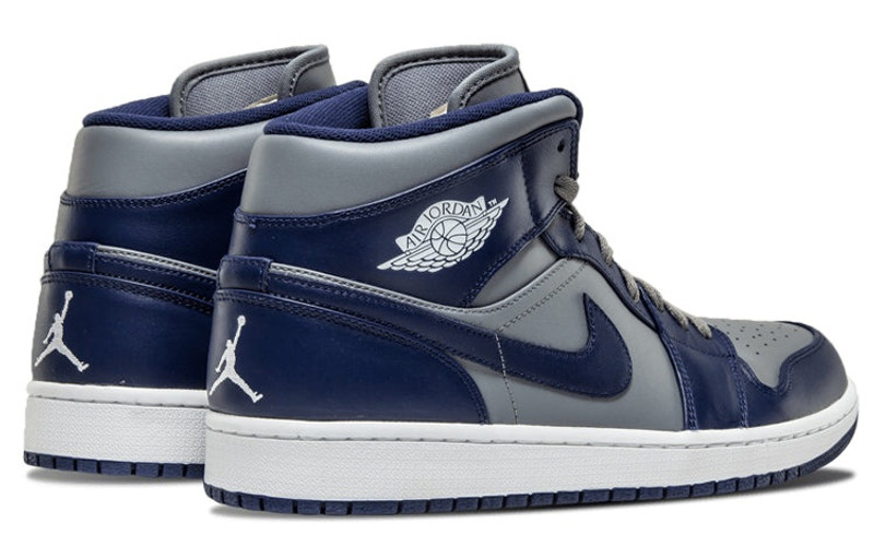 Jordan Air Jordan 1 Mid 'Georgetown' 554724-006 outlook