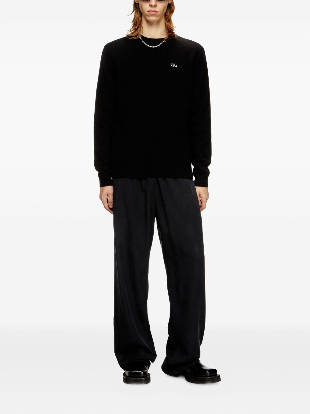 embroidered-cutout logo crew-neck sweater - 2