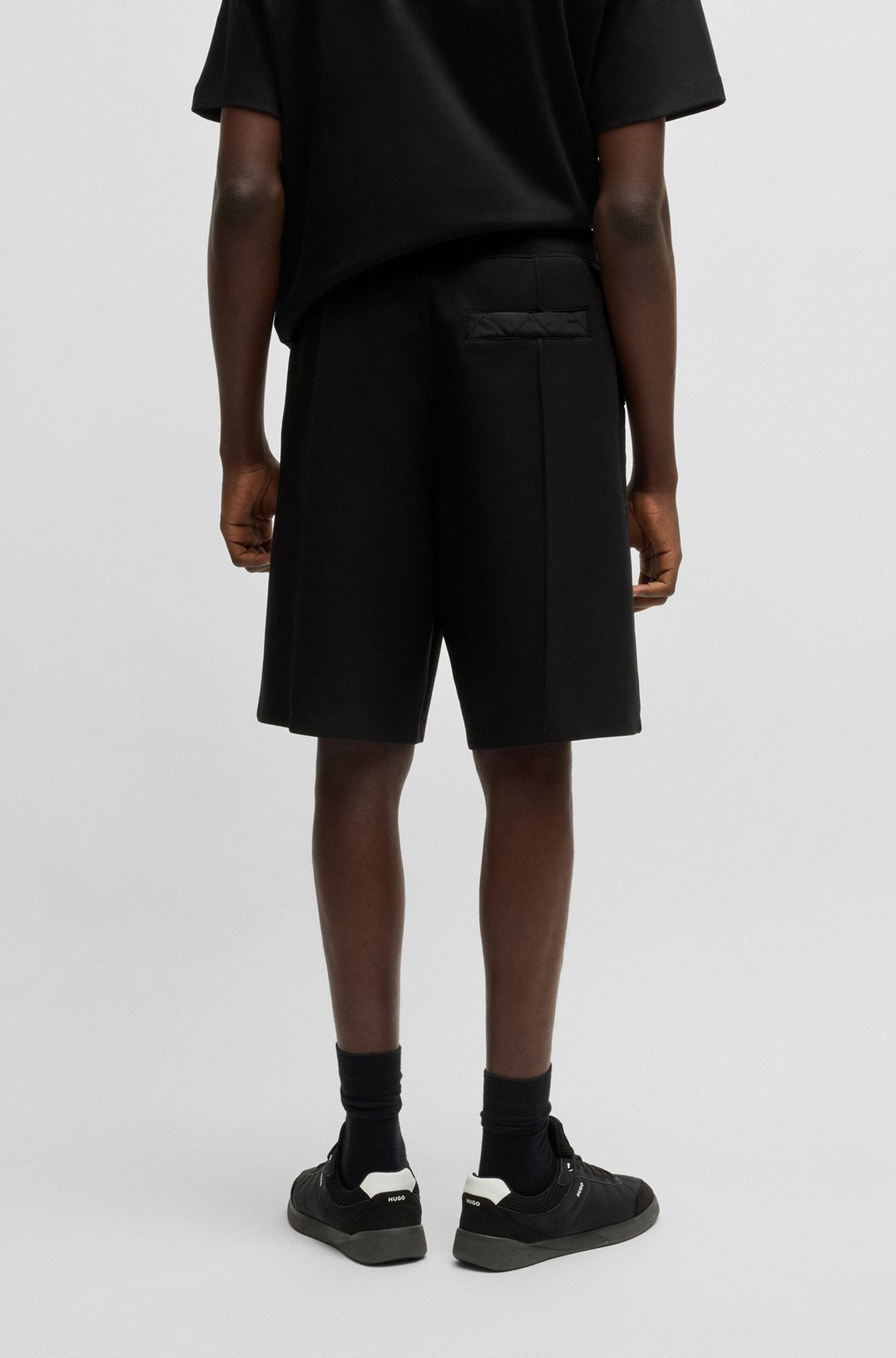 SHORTS WITH ZIGZAG STITCHING - 5