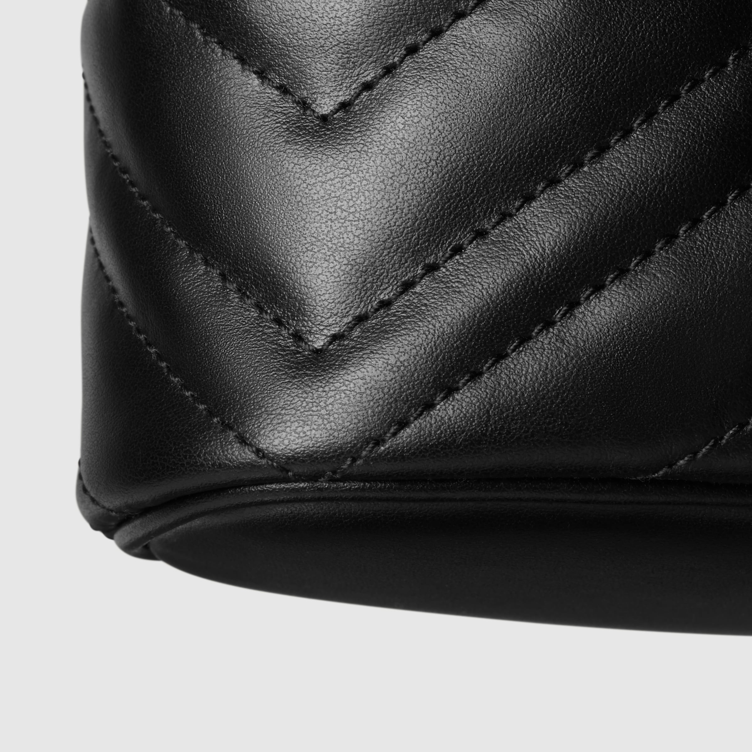 GG Marmont nano vanity bag - 9