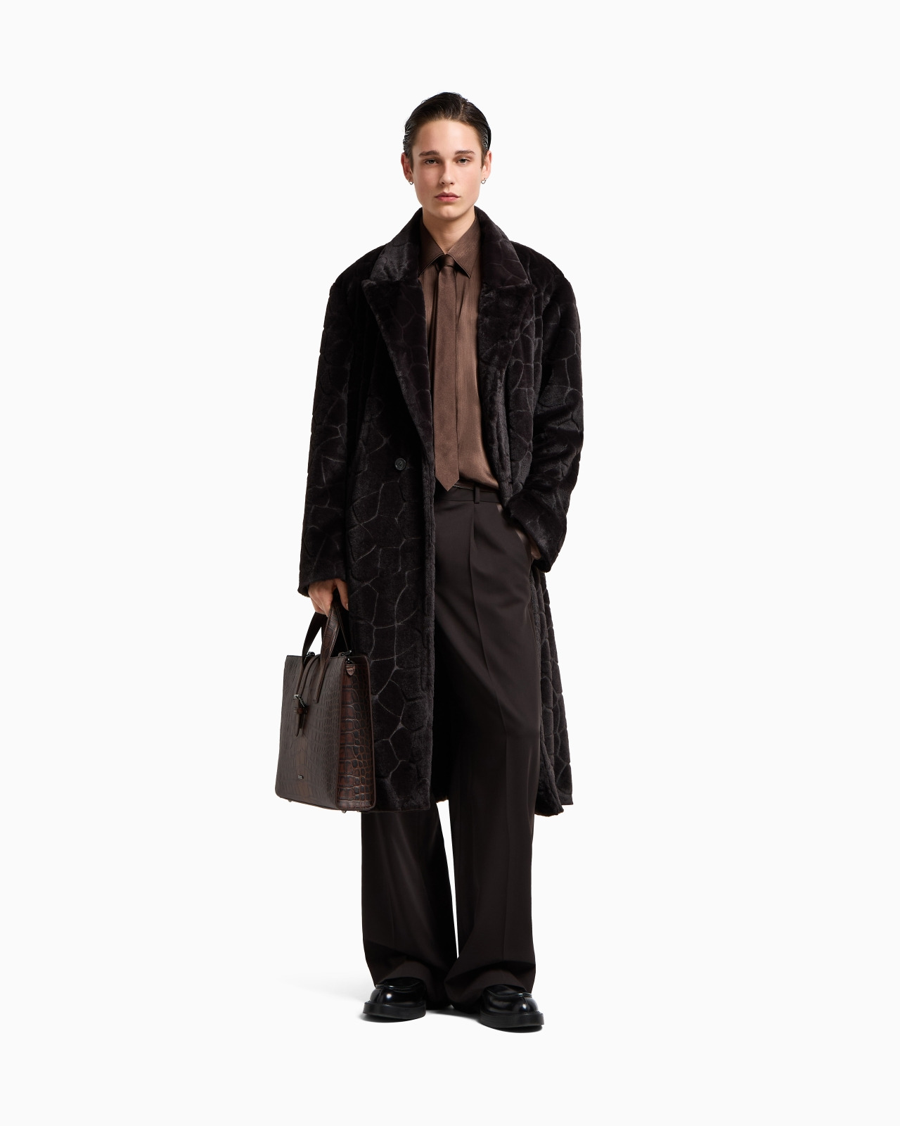SINGLE-BREASTED COAT IN FAUX FUR WITH A CROCODILE INTARSIA - 2