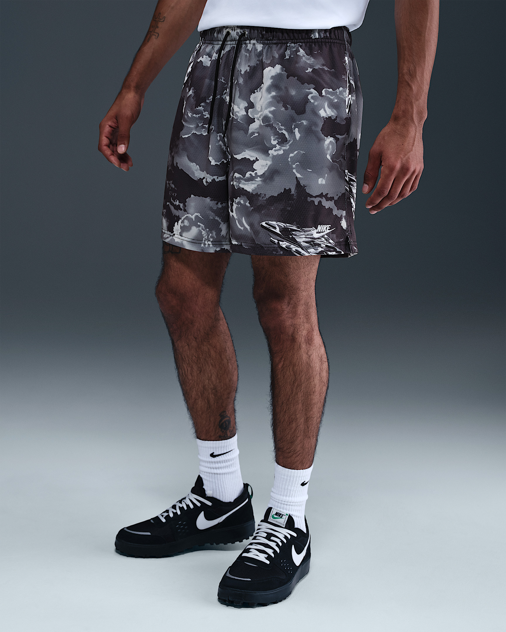 Nike Sportswear Club Men's Mesh Flow Shorts - 2