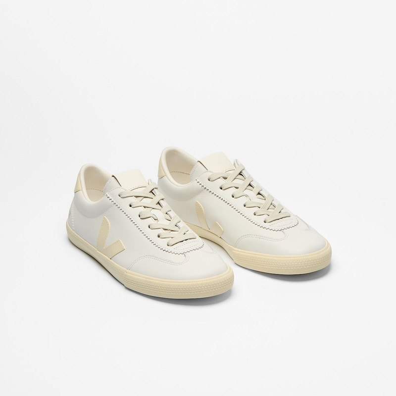VEJA VOLLEY SIGNATURE LEATHER WHITE CALCAIRE outlook