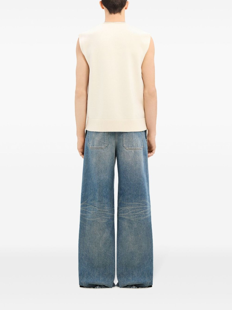 V-neck sleeveless sweater 5