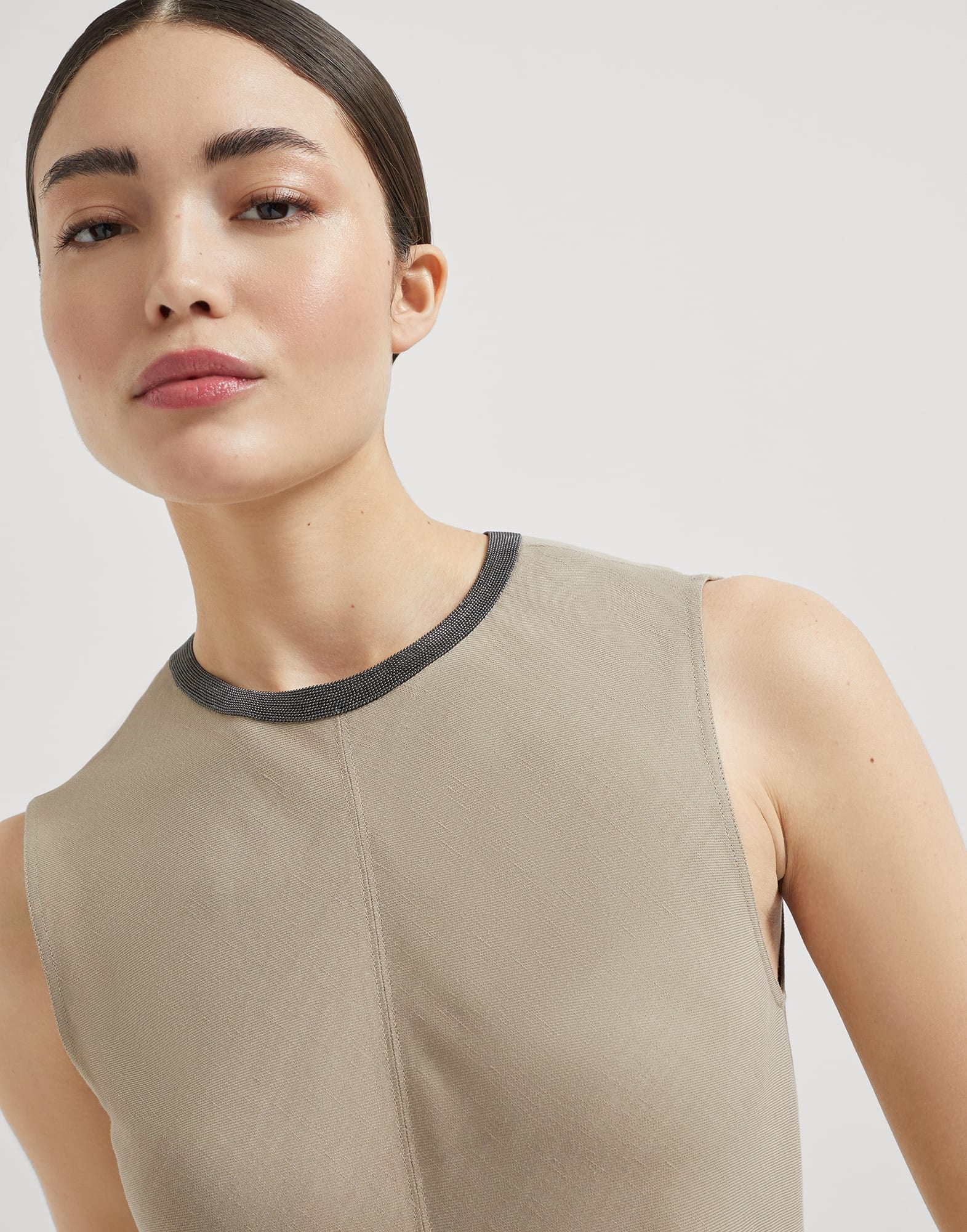 Viscose and linen fluid twill dress with precious collar - 3