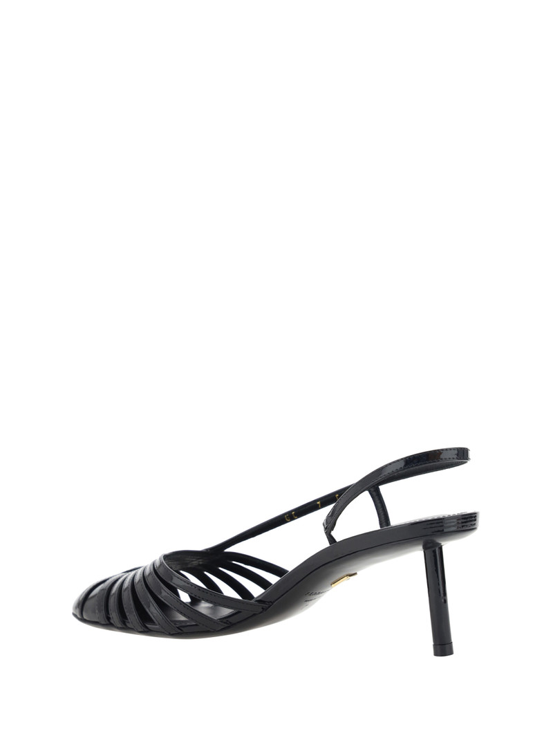 FERRAGAMO Detailed Pumps outlook