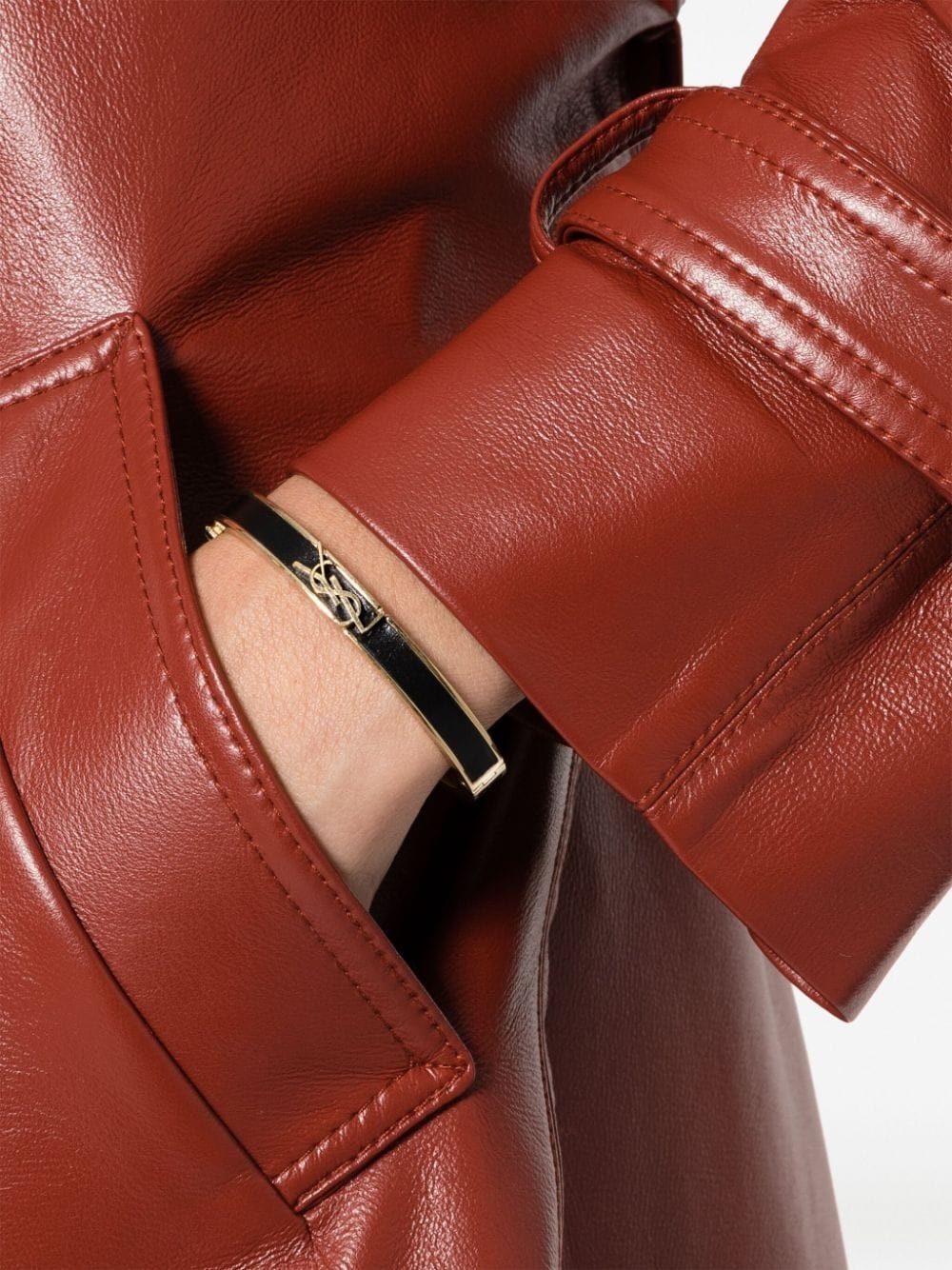 logo-plaque leather bangle - 2