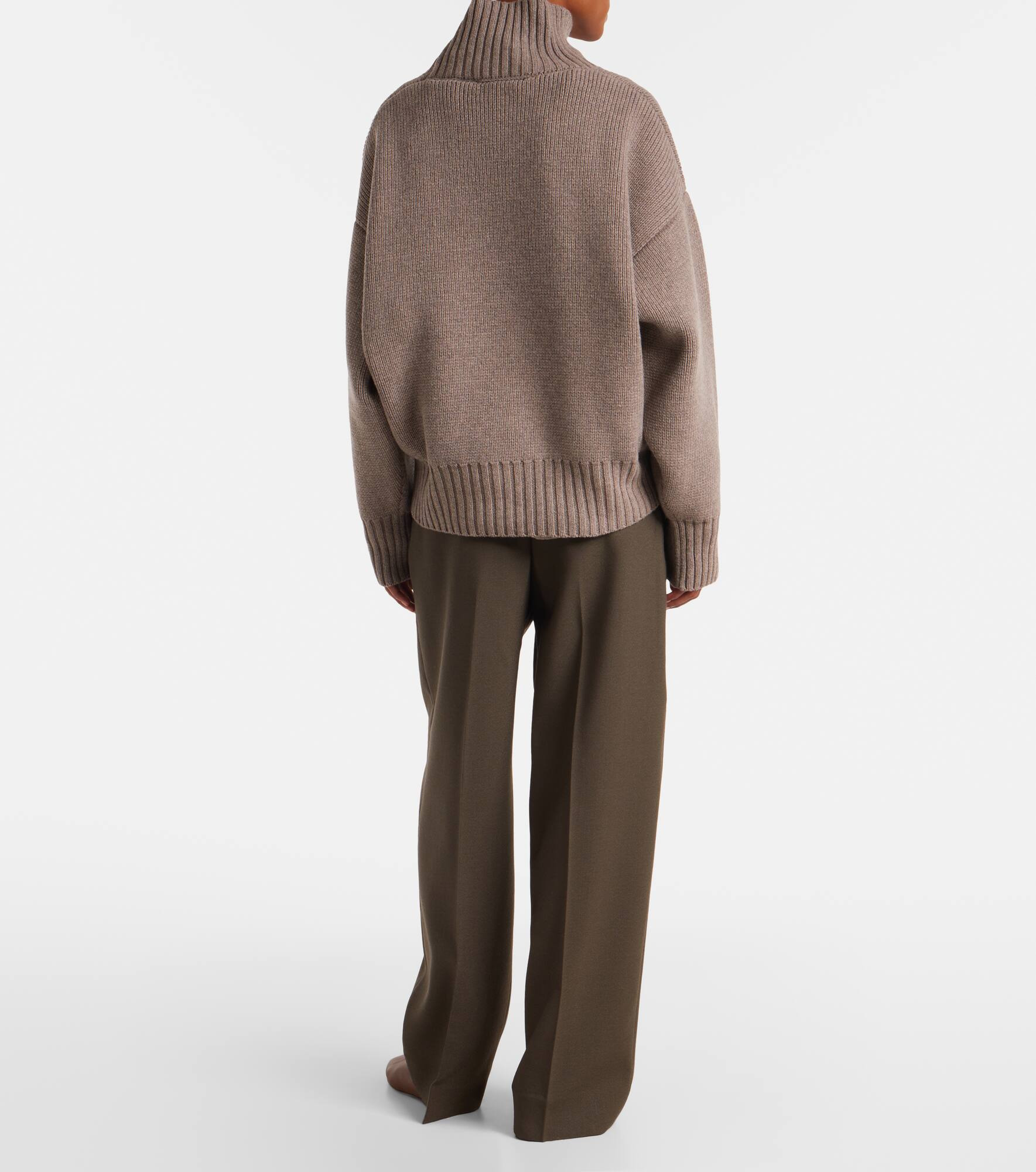 Wool turtleneck sweater - 3