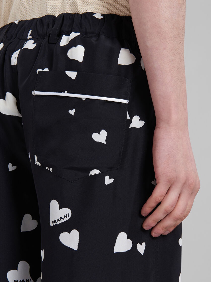 BLACK SILK TROUSERS WITH BUNCH OF HEARTS PRINT - 4