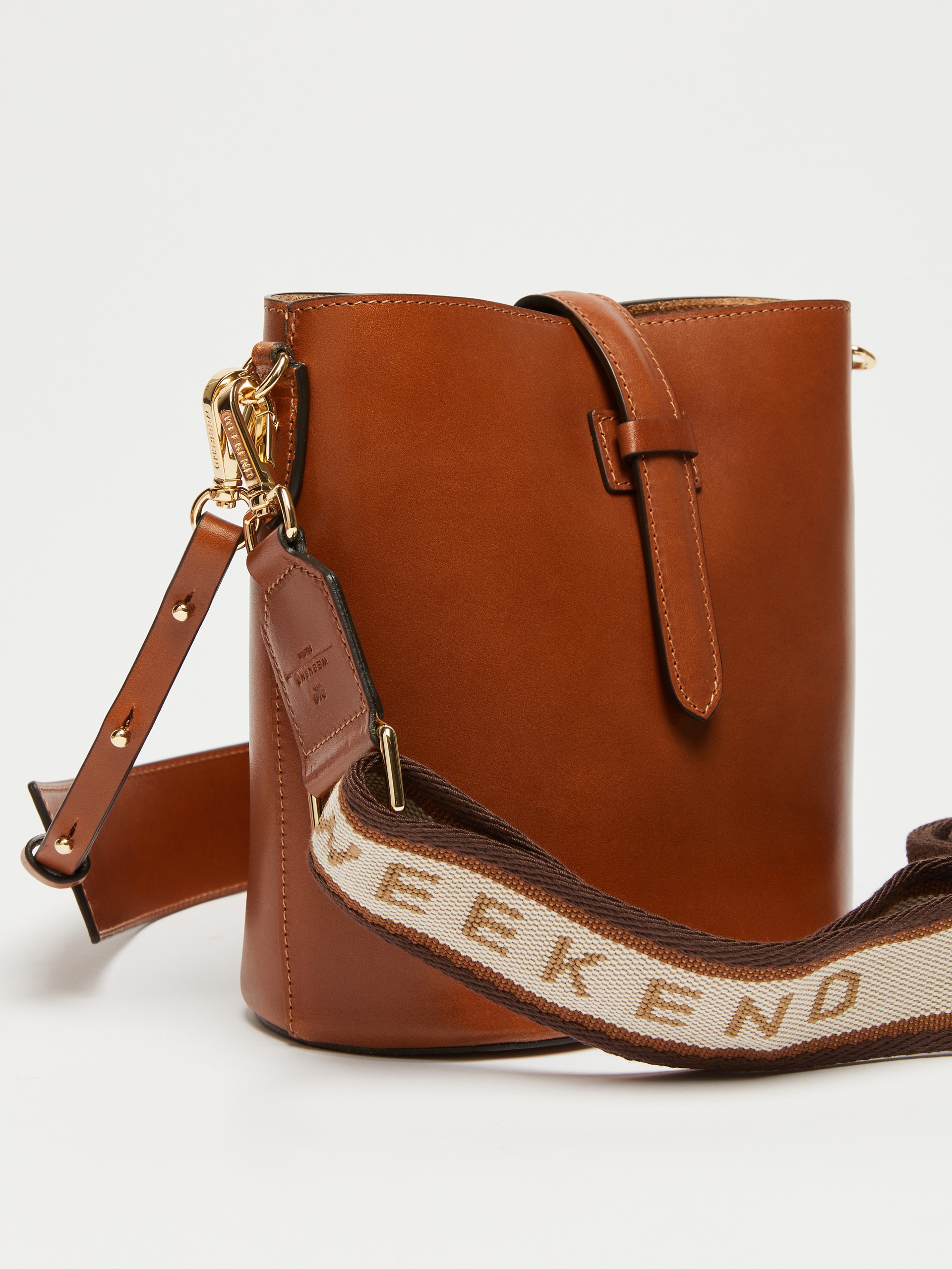 WELLS Small leather bucket bag - 4