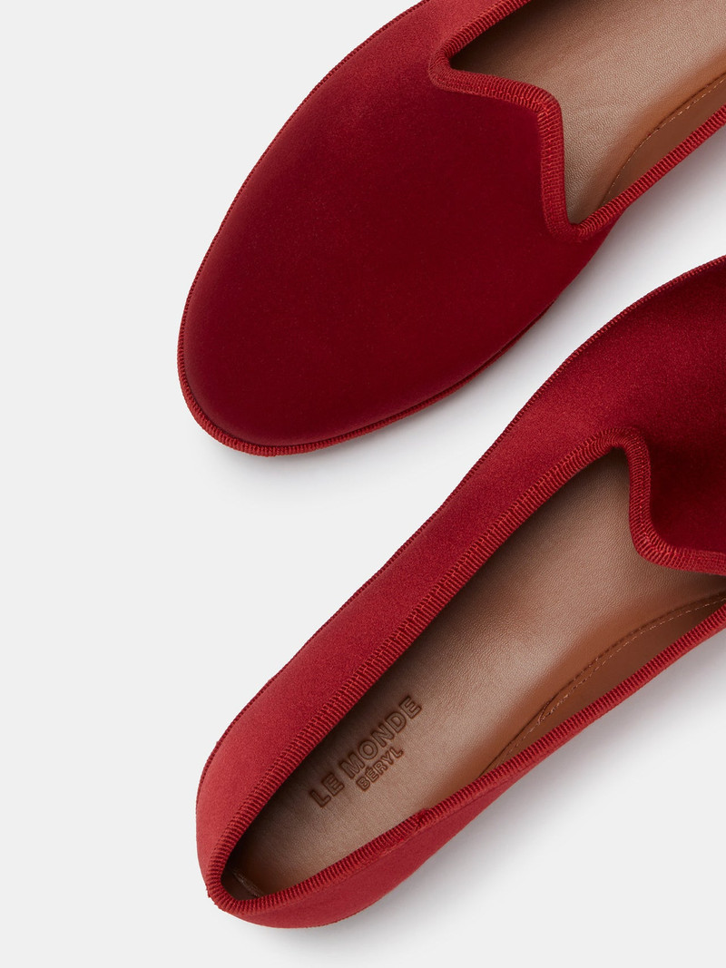 LE MONDE BÉRYL Soft Venetian Slipper / Scarlet Red Satin outlook