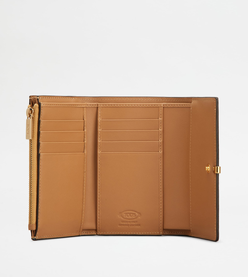 Tod's WALLET IN LEATHER - BEIGE outlook