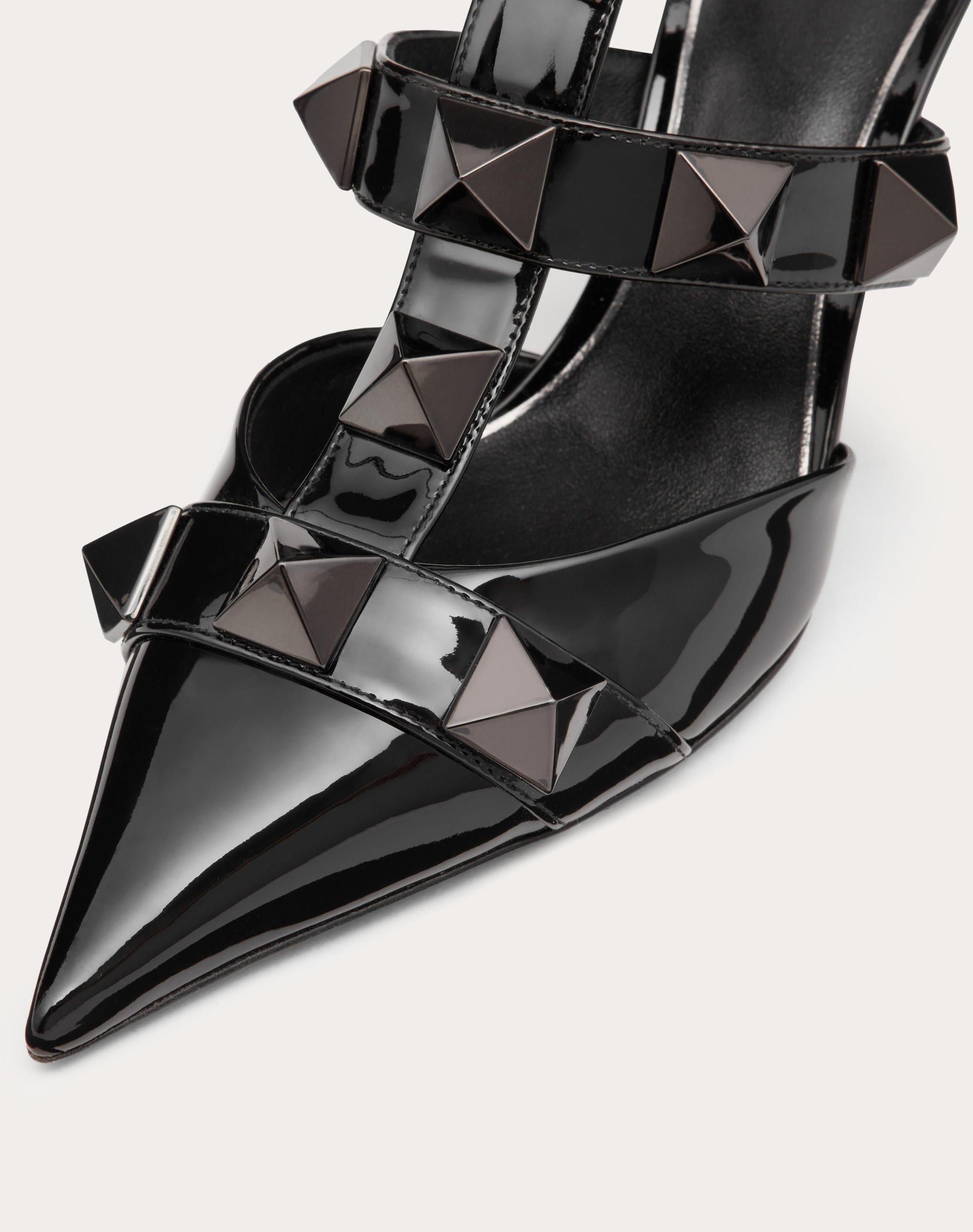 ROMAN STUD PUMP IN PATENT-LEATHER AND TONAL STUDS 80MM - 5