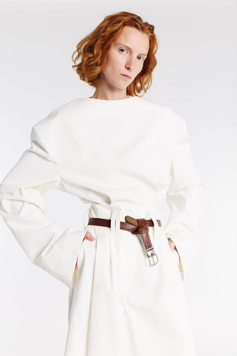 A.W.A.K.E. MODE ROUND NECK TAILORED TOP WHITE outlook