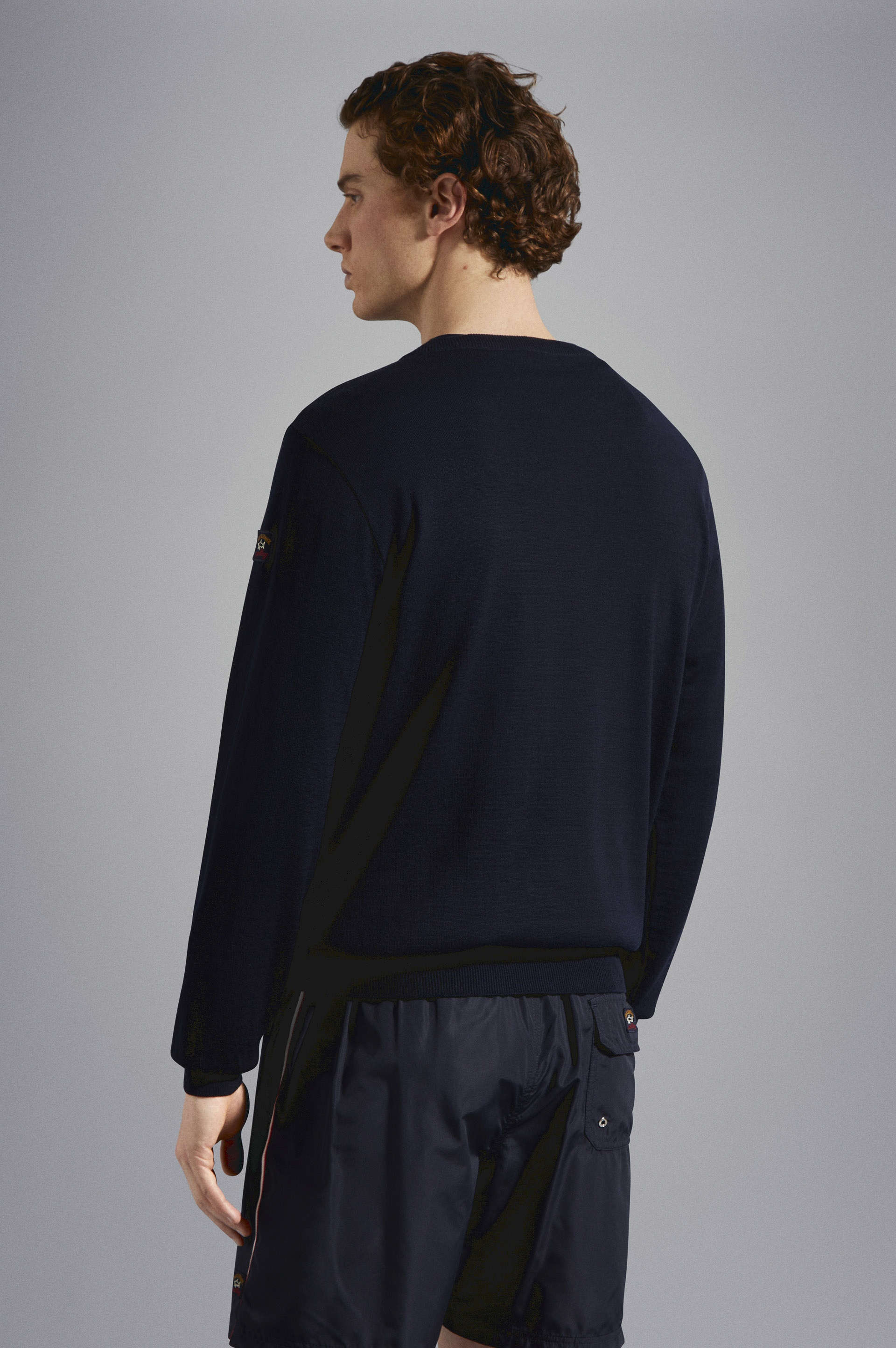 MERINO WOOL V-NECK WITH ICONIC BADGE - 3