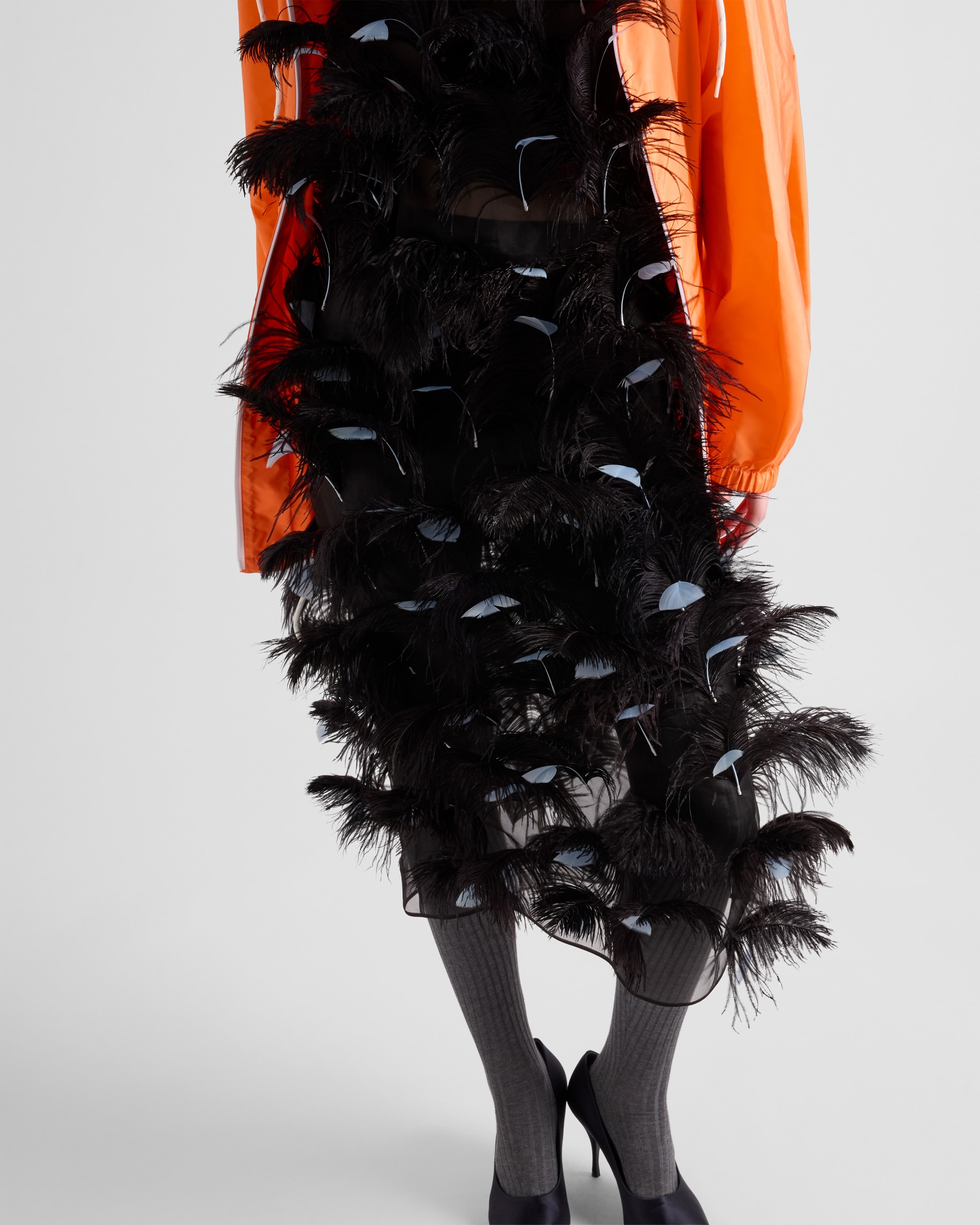 Feather-embellished silk organza dress - 3
