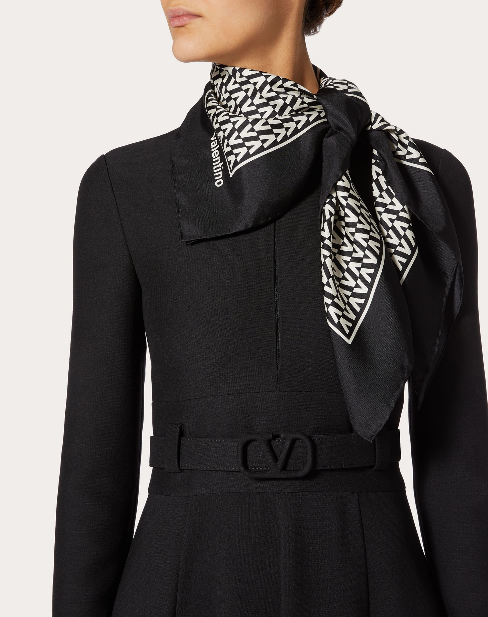 Optical Valentino print silk foulard 90x90 cm - 4