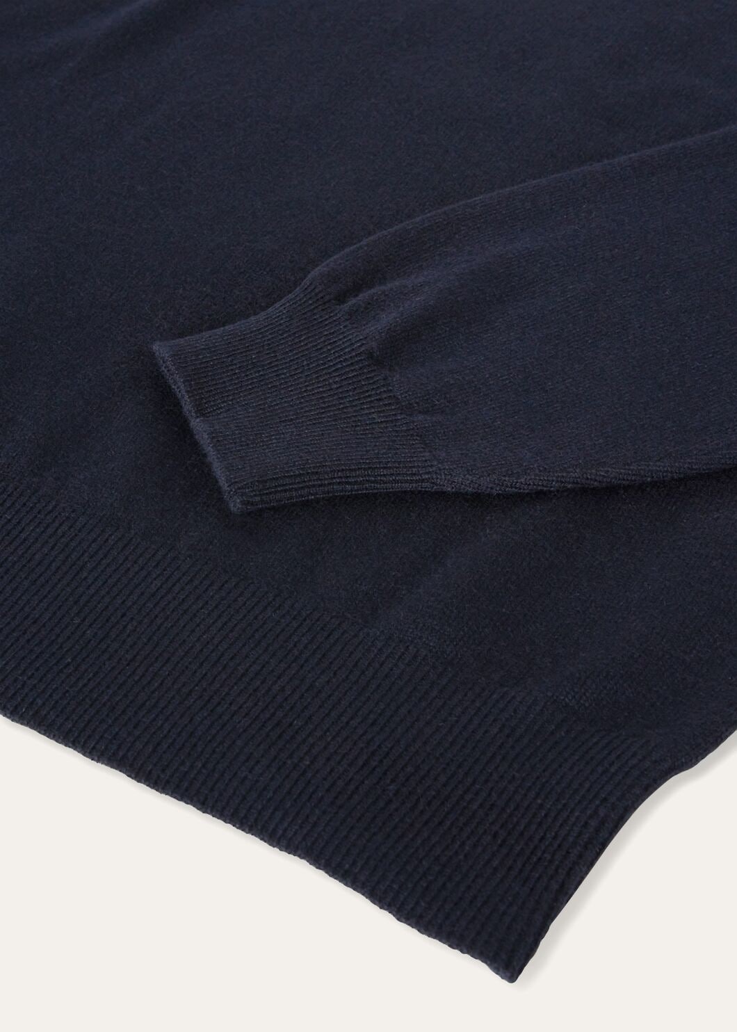 Classic V-Neck - 7