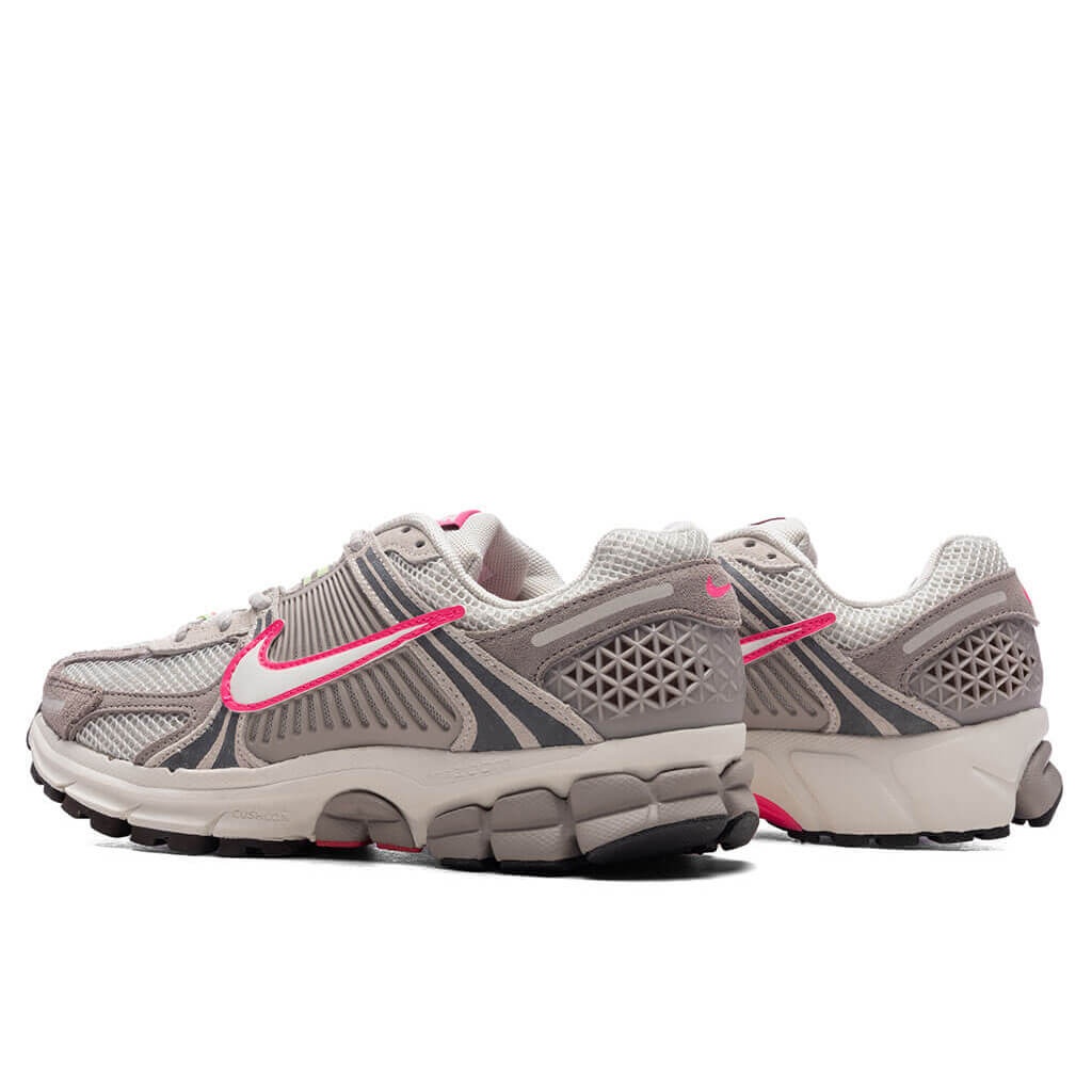 WOMEN'S ZOOM VOMERO 5 - COLLEGE GREY/SAIL/LIGHT BONE/MEDIUM ASH - 3