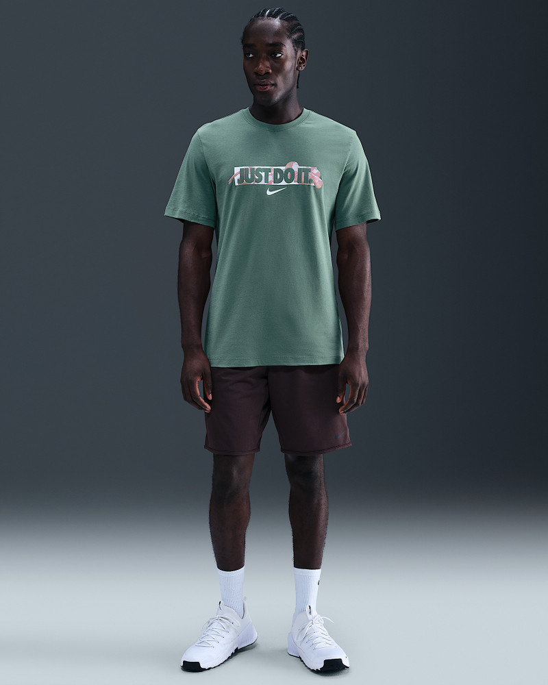 Nike Men's T-Shirt 4