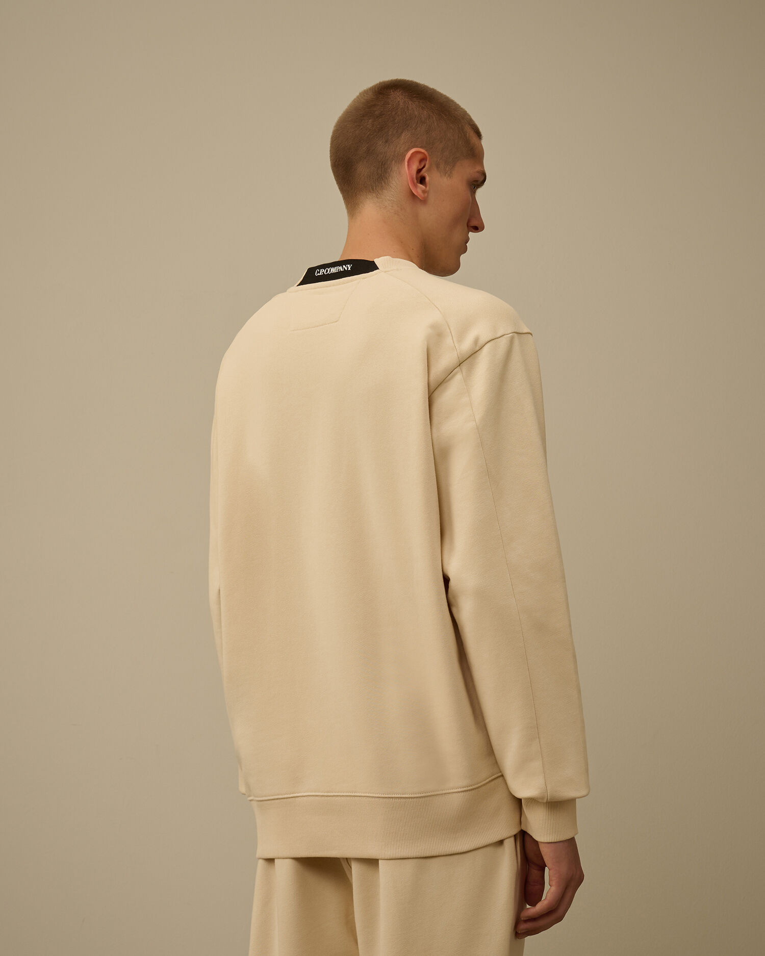 Diagonal Raised Fleece Crewneck Lens Sweatshirt - 4