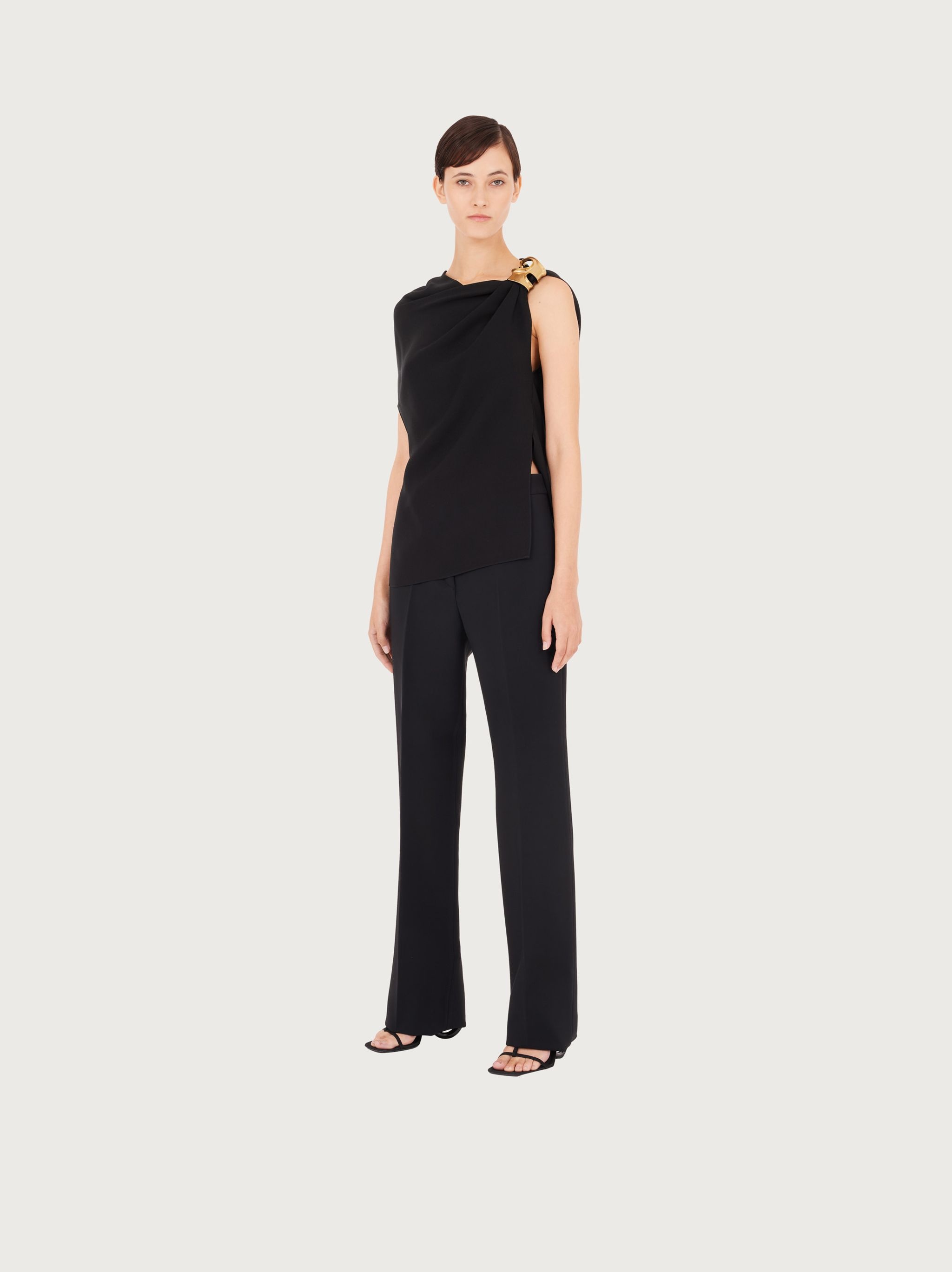 Asymmetric top with shoulder broach - 6