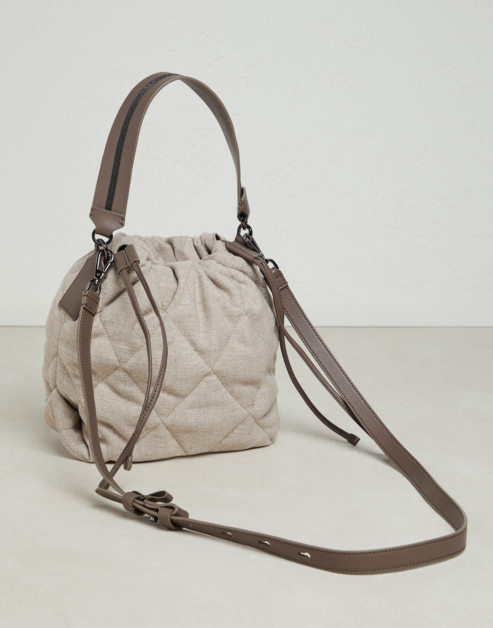 Quilted canvas bucket bag with shiny handle - 2