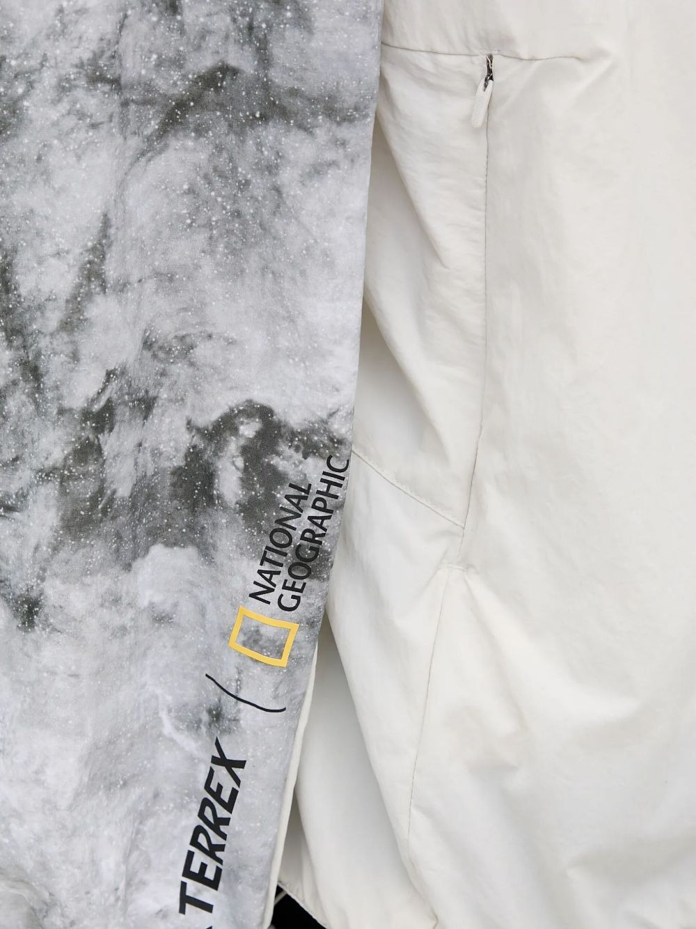 x National Geographic Terrex WIND.RDY jacket - 6