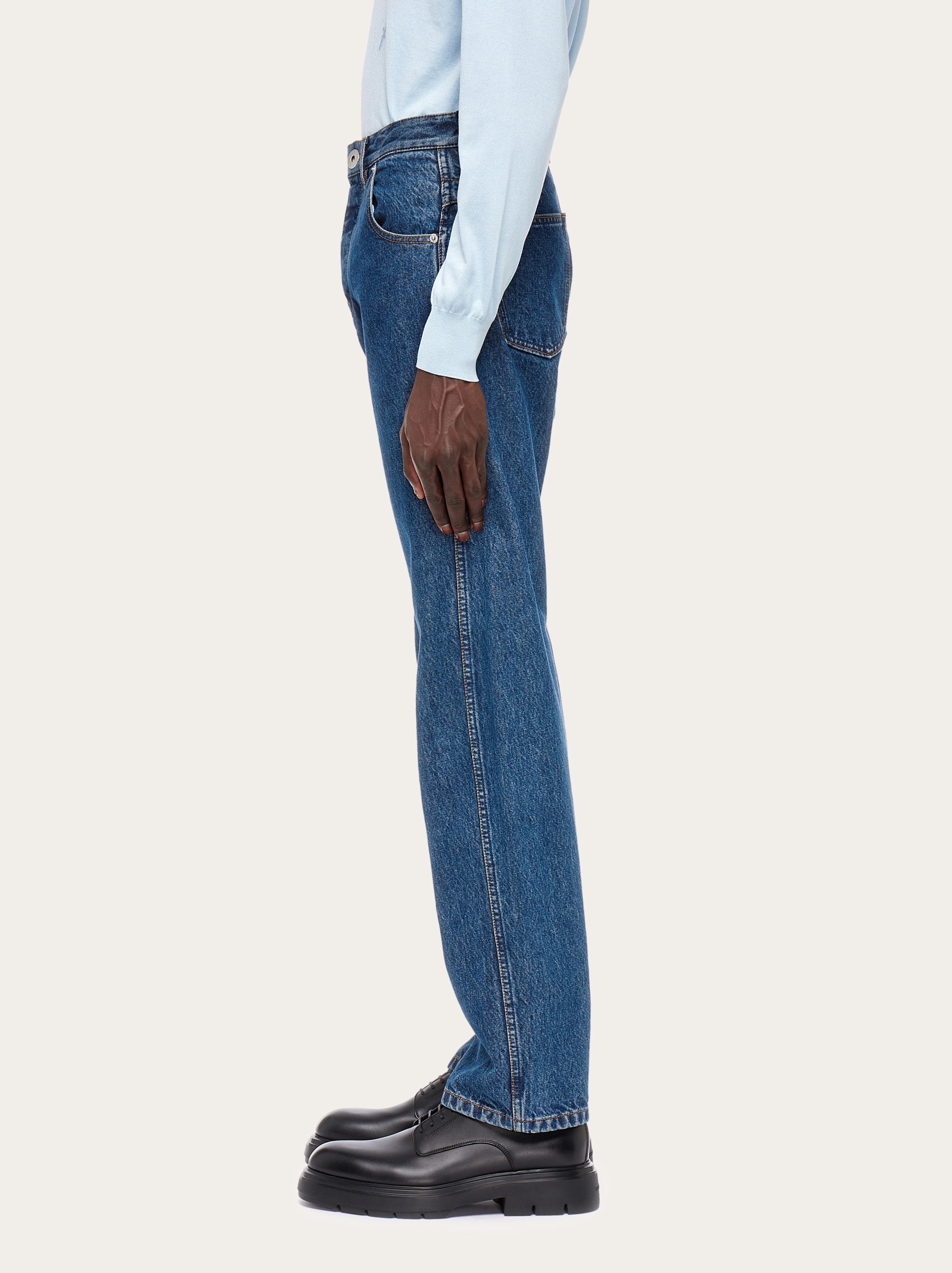 Medium wash jeans - 3
