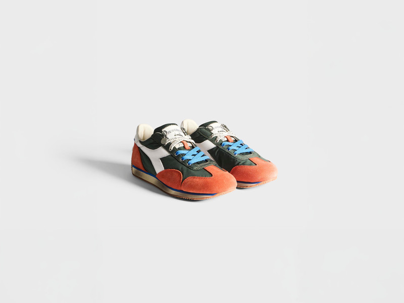 JW Anderson MENS JW ANDERSON X DIADORA EQUIPE TRAINERS IN GREEN NIGHT outlook