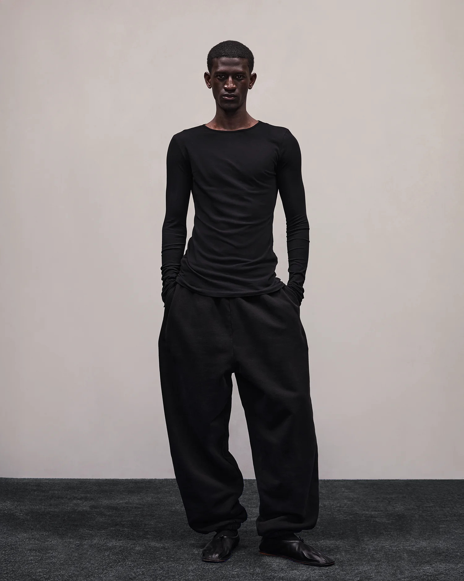 STANDARD SWEAT BLACK - 3