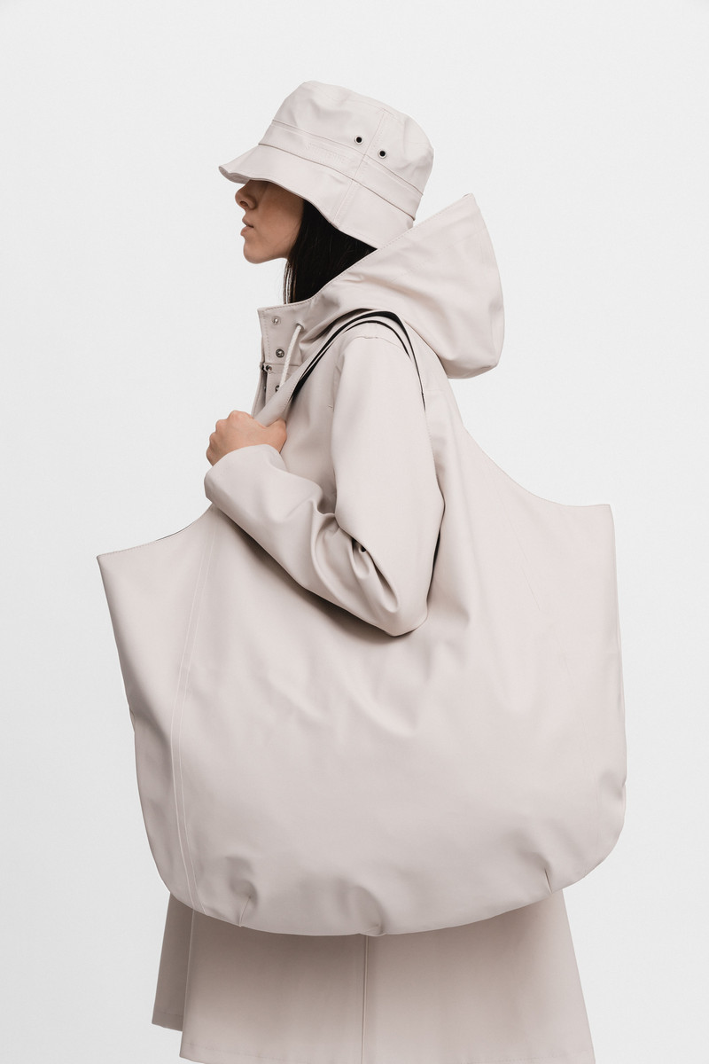 Stutterheim Svea Bag Light Sand outlook