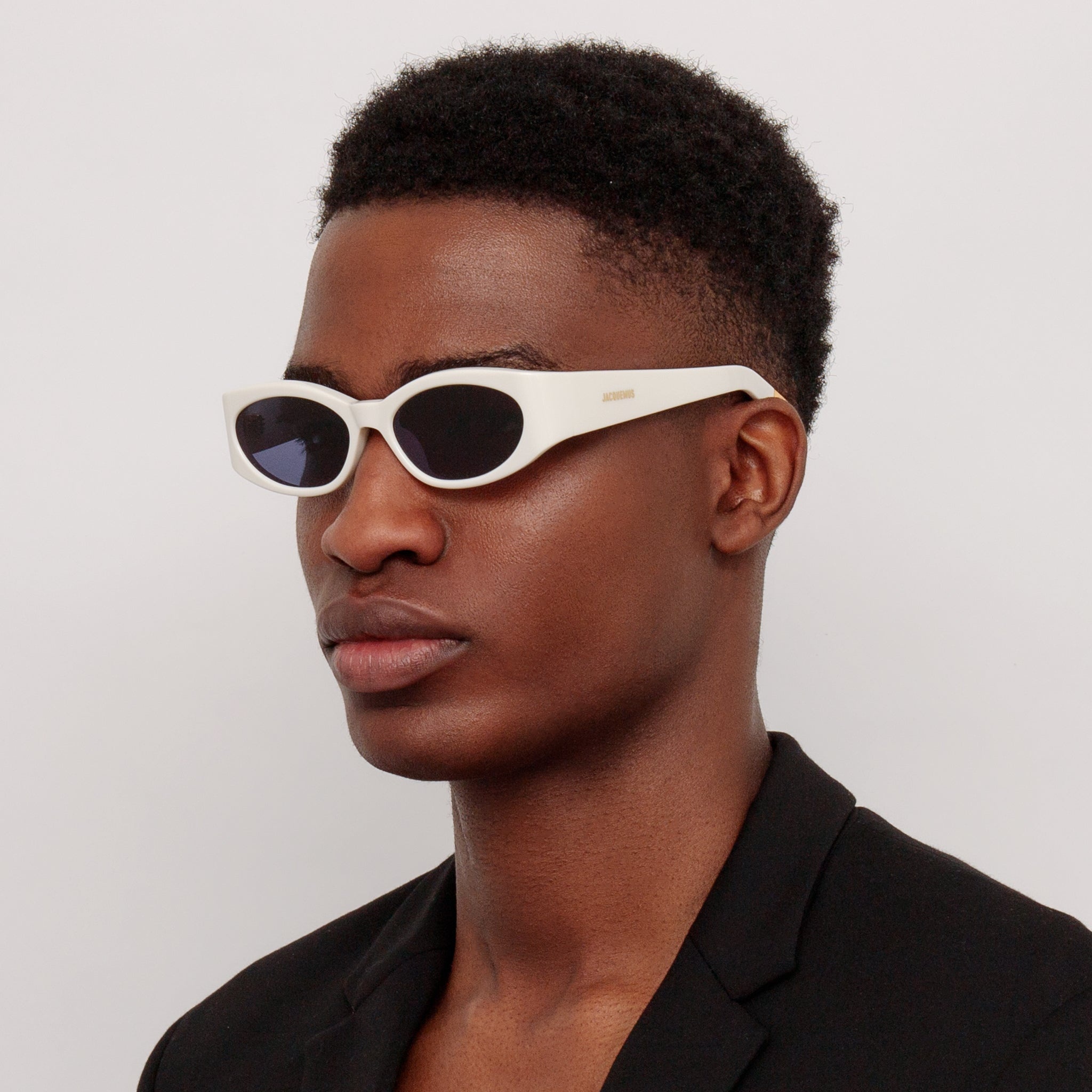 Ovalo Oval Sunglasses in White - 4