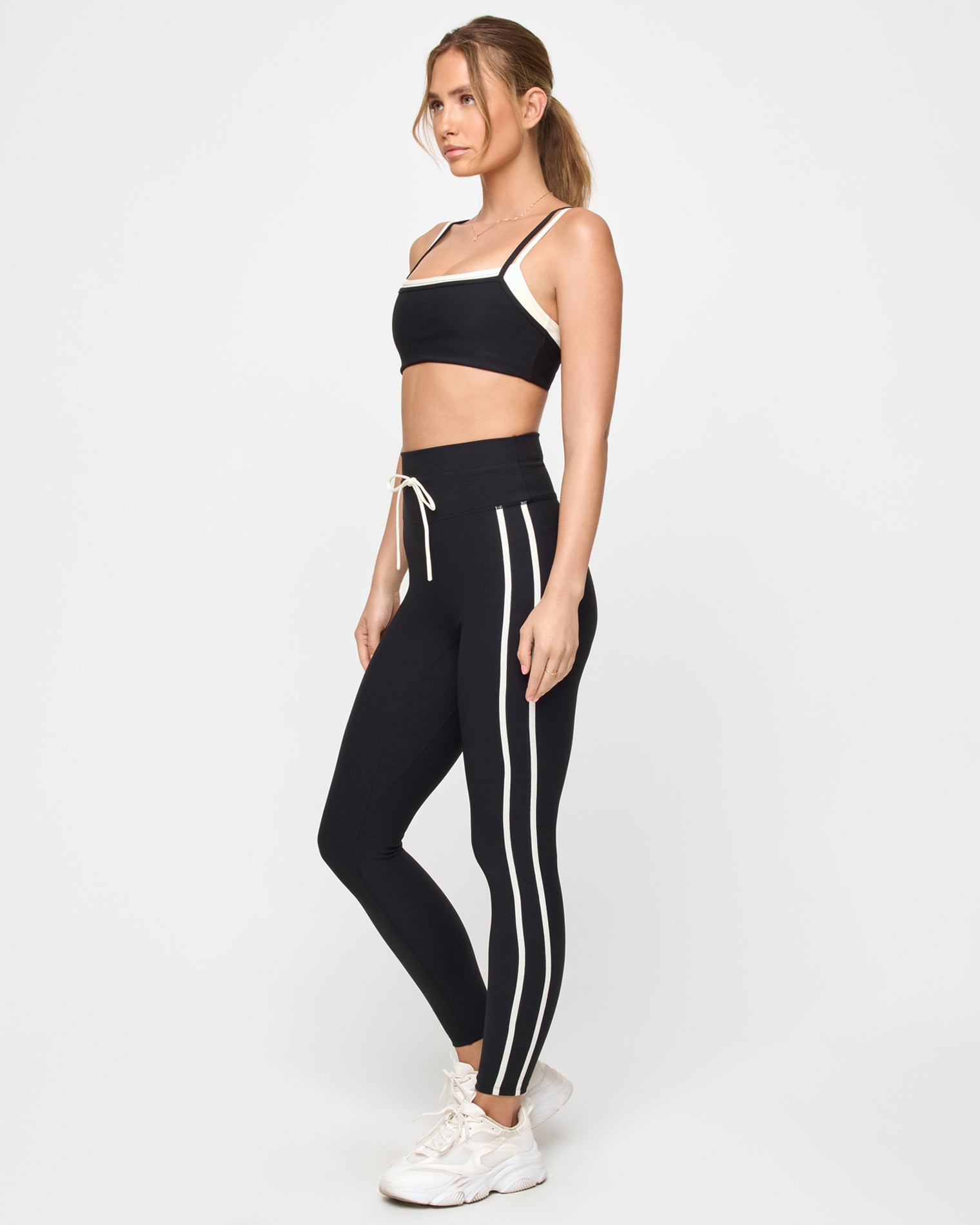 Sutton Pant - 3