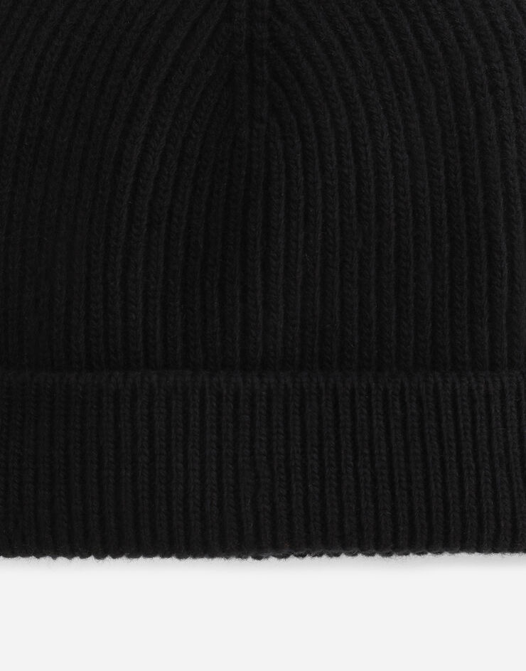 Knit wool hat with leather logo - 2