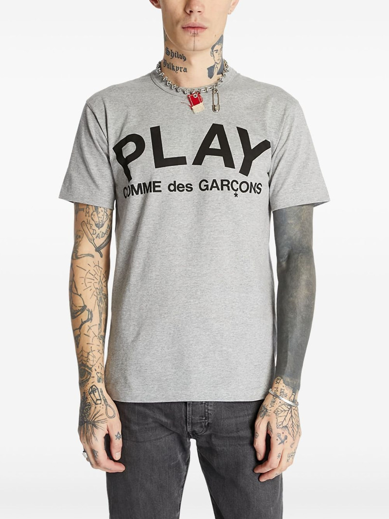 Play t-shirt 1