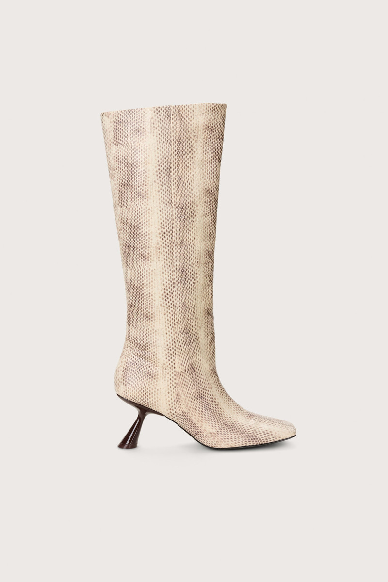 WREN BOOT 1