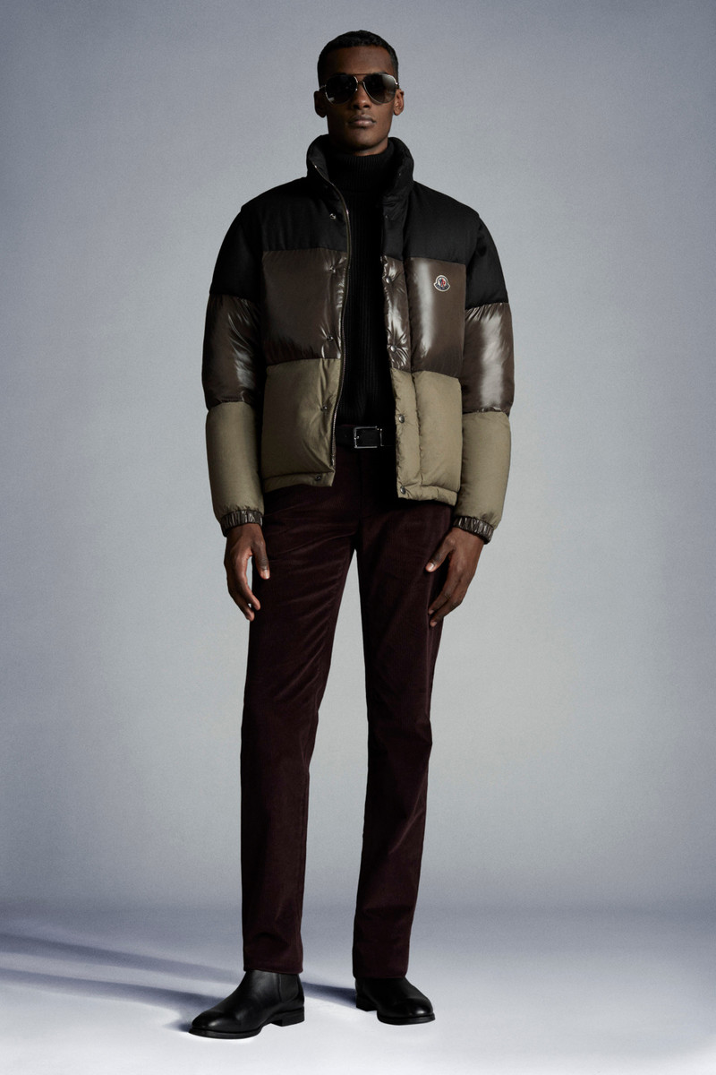 Moncler Aveillan Short Down Jacket outlook