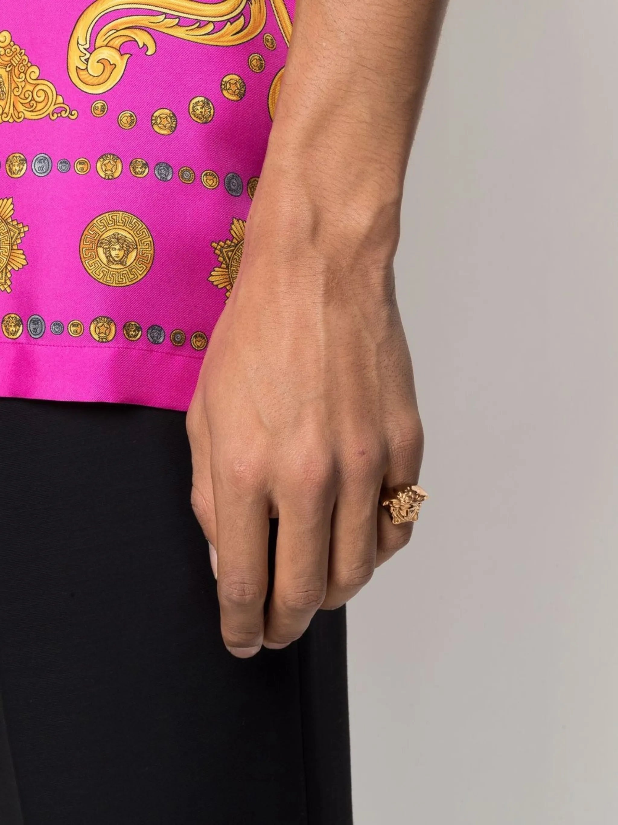 La Medusa Ring - 3